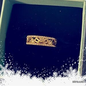 Elegant Gold Women's Band Ring
